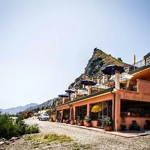 fondaco-parrino-mare.sicilyhotelsitaly.net/